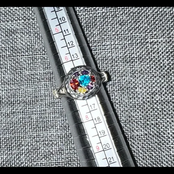 Beautiful Multi-Stone Sterling Silver Ring. SZ 7. 💙 - Picture 7 of 7